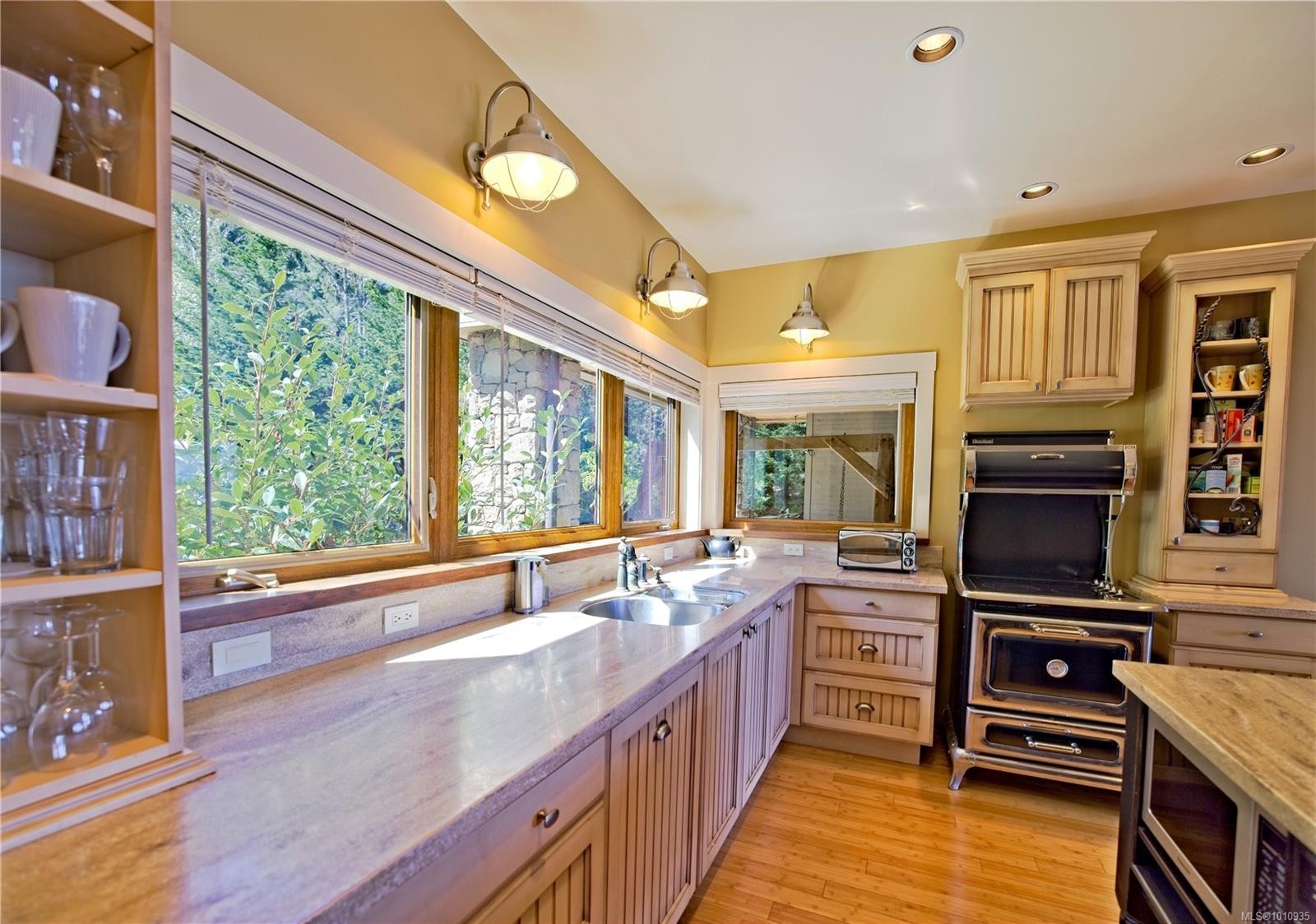 2 37 Salamanca Rd, Galiano Island, BC