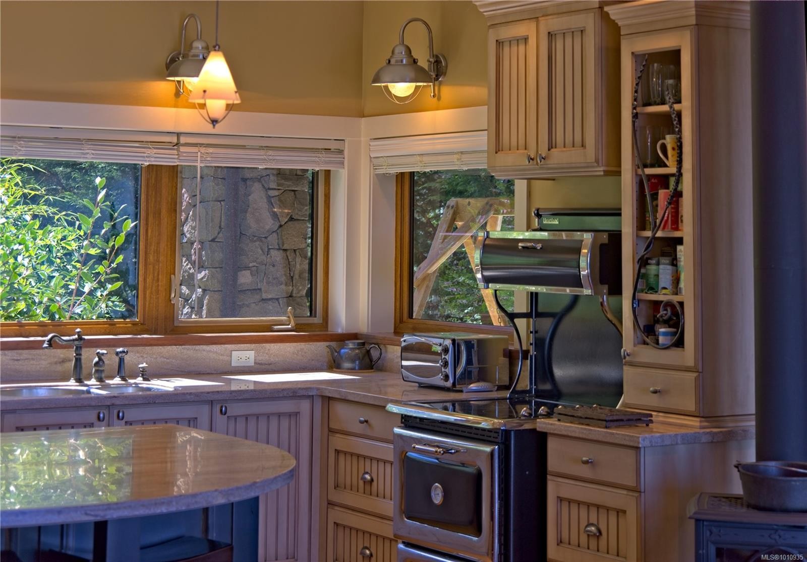 2 37 Salamanca Rd, Galiano Island, BC