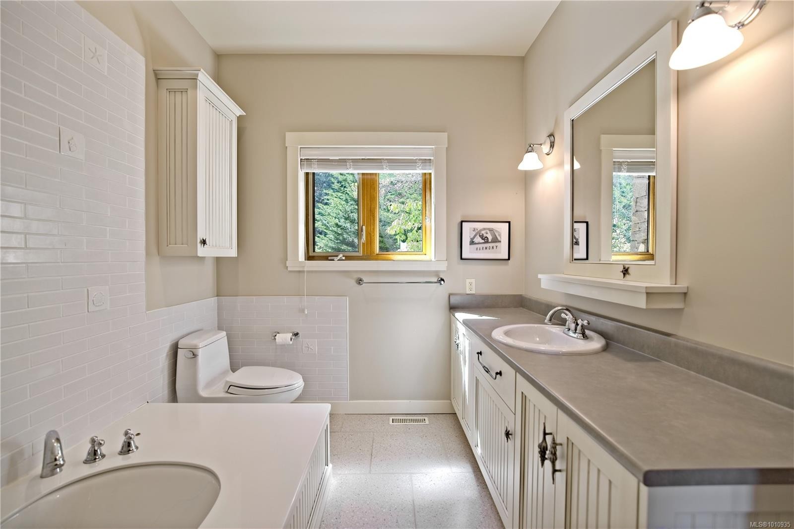 2 37 Salamanca Rd, Galiano Island, BC