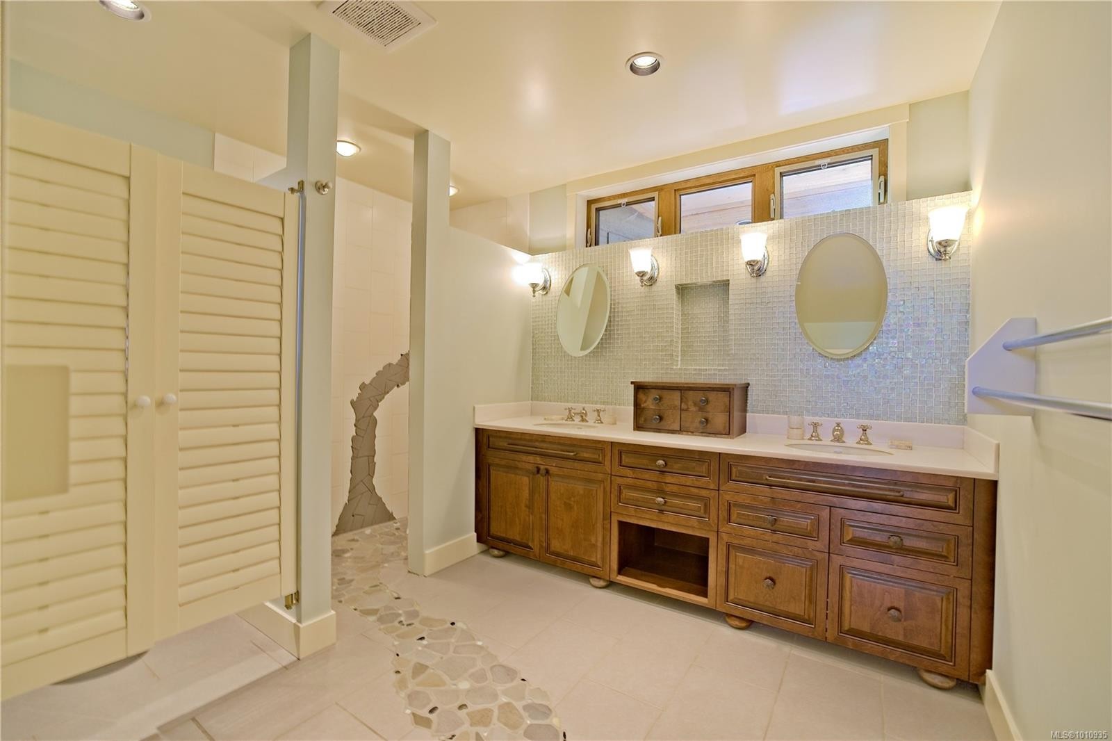 2 37 Salamanca Rd, Galiano Island, BC