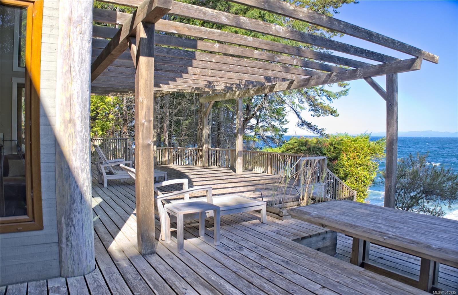2 37 Salamanca Rd, Galiano Island, BC