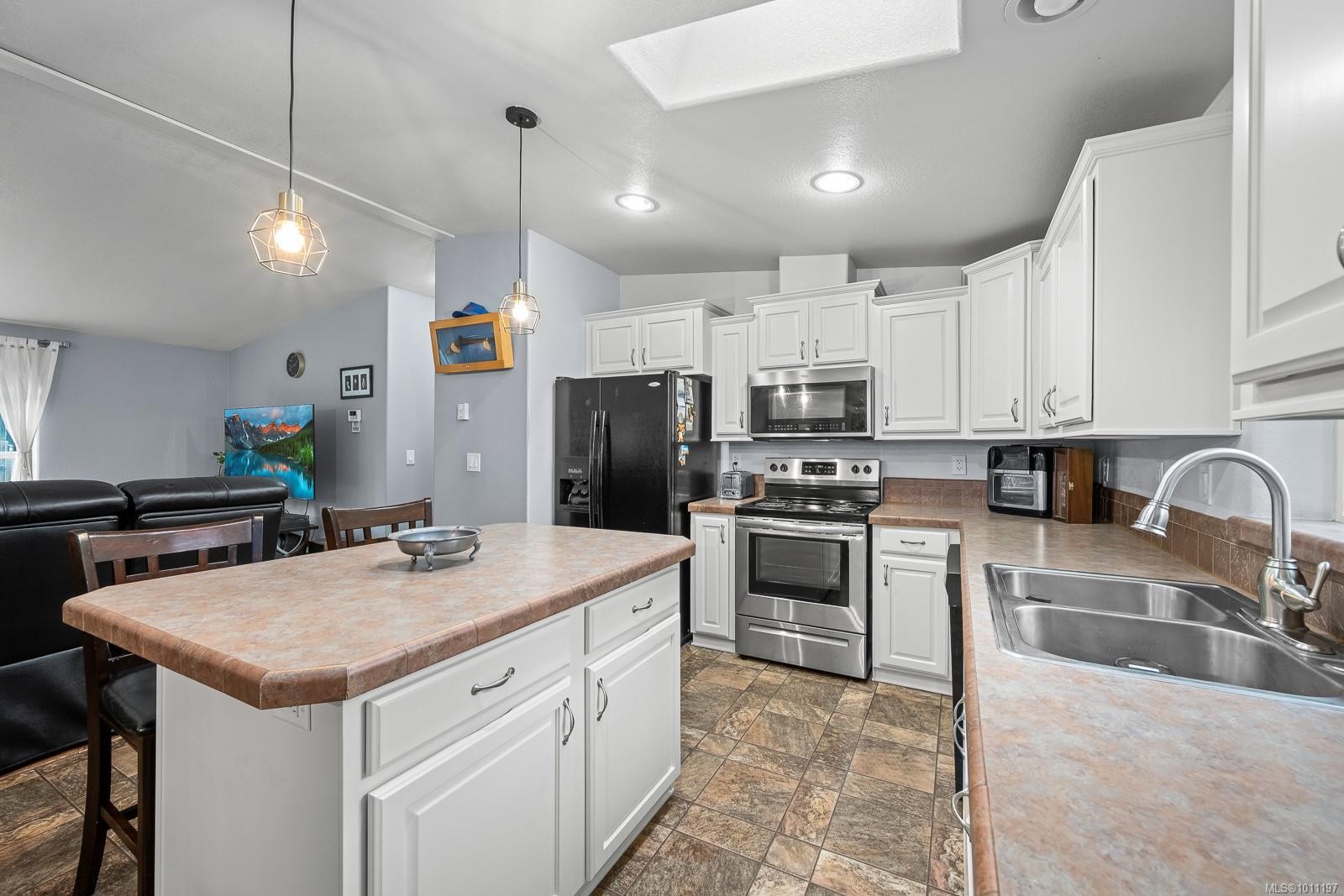 1888 Bates Rd, Courtenay, BC