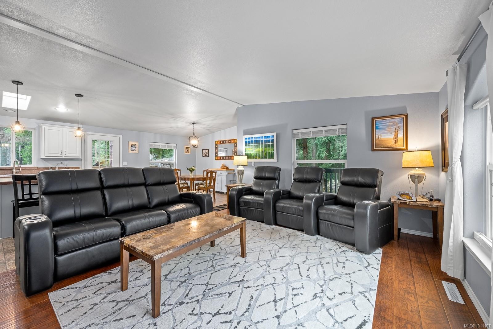 1888 Bates Rd, Courtenay, BC