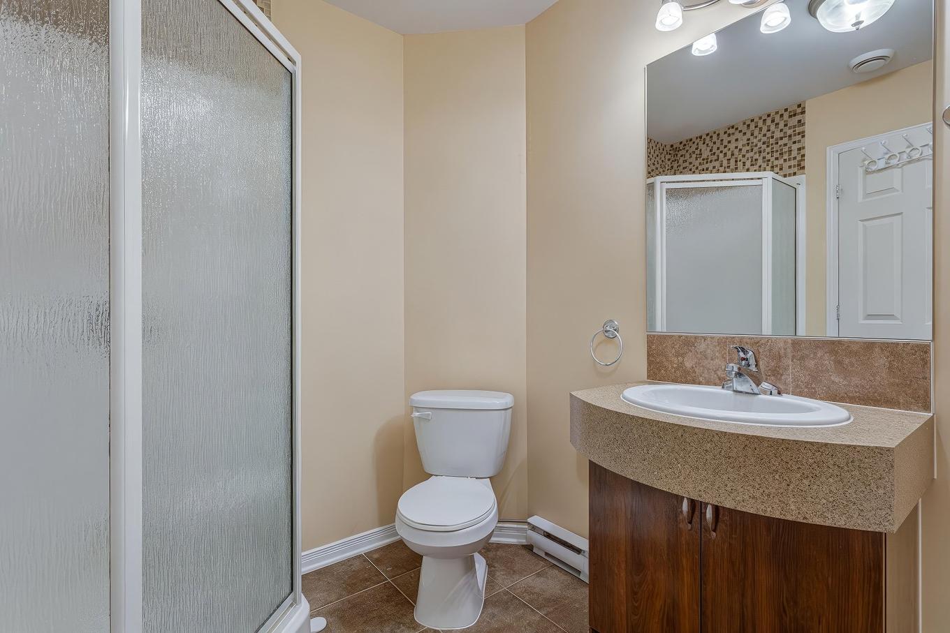 Salle de bains - 273 Rue De Barcelone, Dollard-Des-Ormeaux, QC - Indoor Photo Showing Bathroom