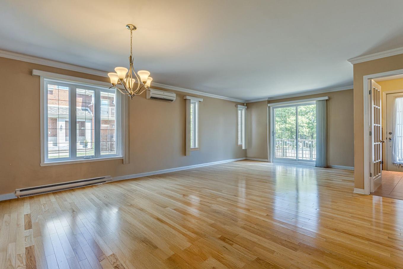 Vue d'ensemble - 273 Rue De Barcelone, Dollard-Des-Ormeaux, QC - Indoor Photo Showing Other Room