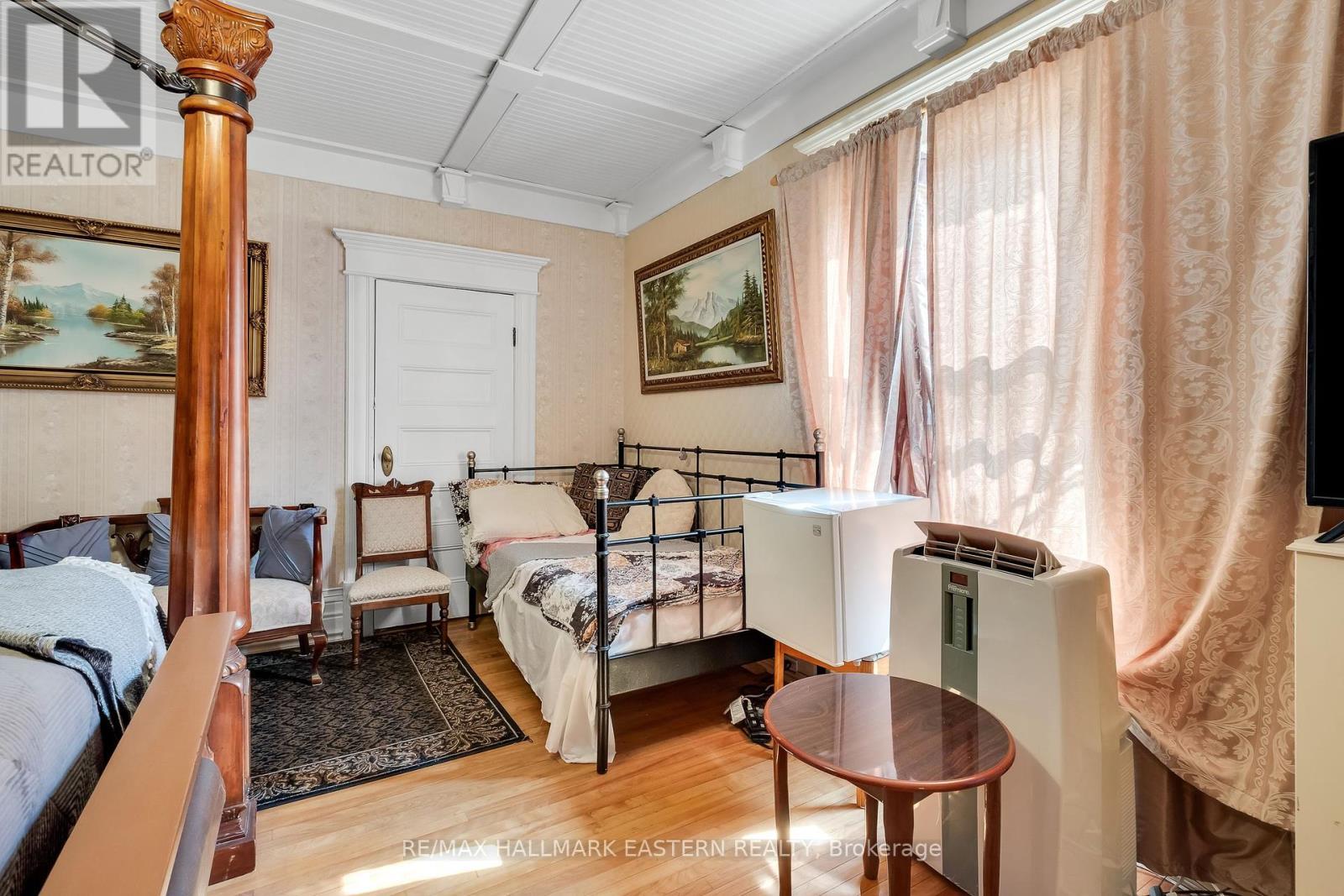 GUEST ROOM - 29 Bursthall Street, Marmora And Lake (Marmora Ward), ON