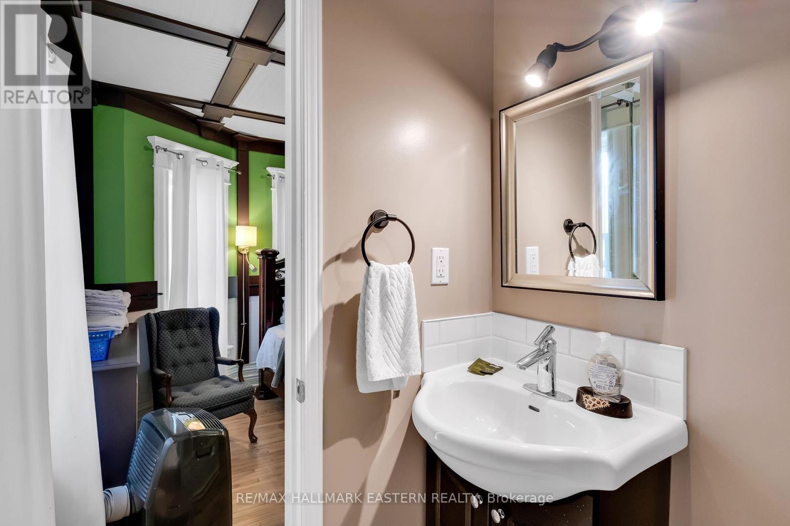 GUEST ENSUITE - 29 Bursthall Street, Marmora And Lake (Marmora Ward), ON