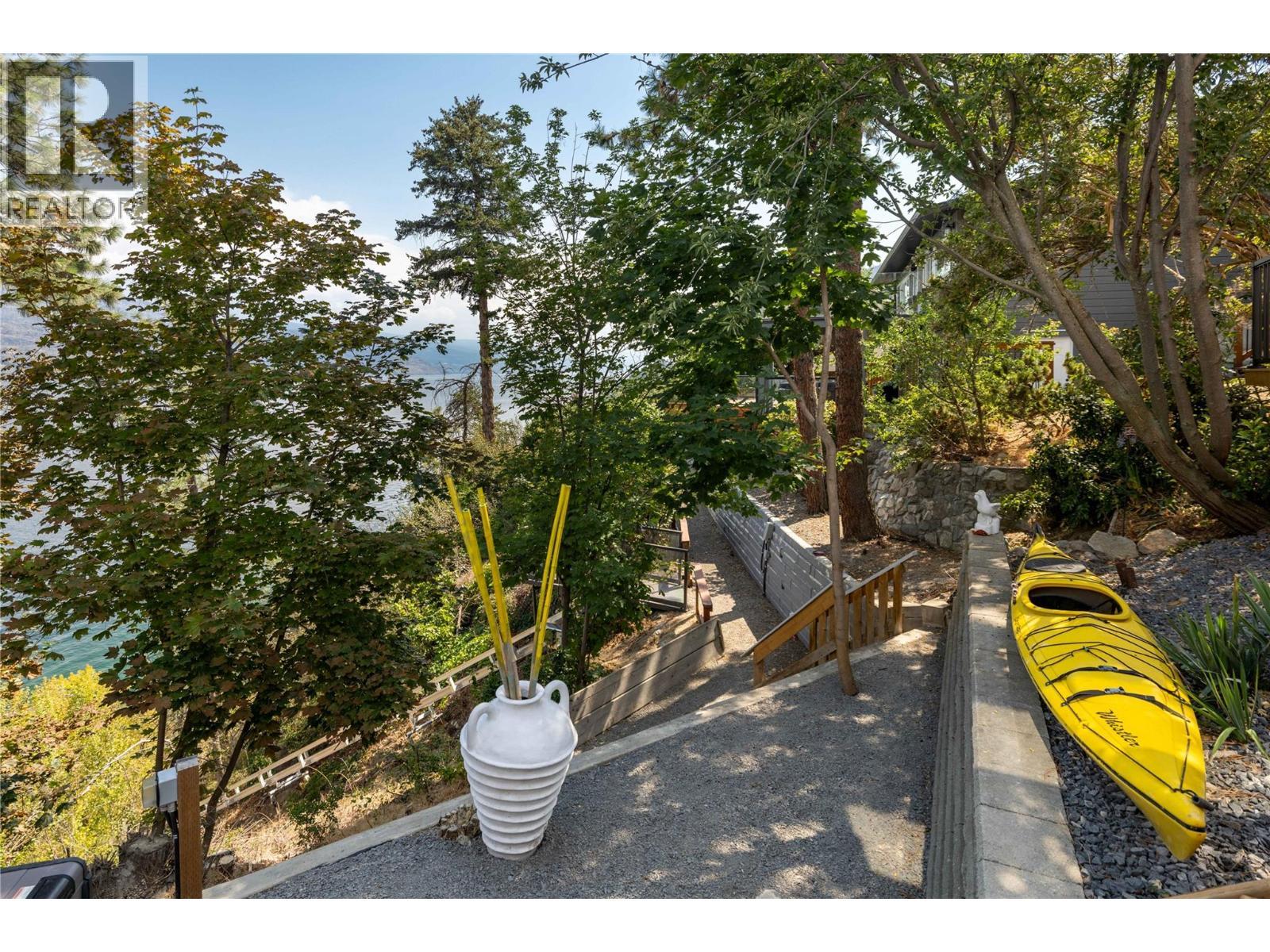 7192 Brent Road, Peachland, BC - Outdoor