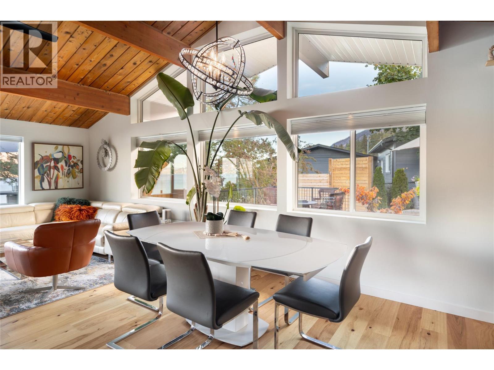 7192 Brent Road, Peachland, BC - Photo Showing Dining Room