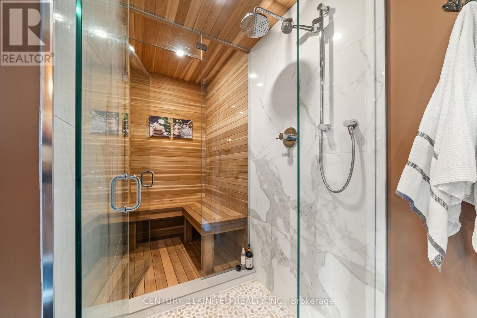 72 Darling Drive, Selwyn, ON - Indoor Photo Showing Bathroom