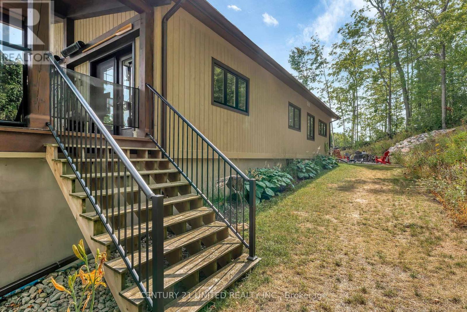 72 Darling Drive, Selwyn, ON - Outdoor With Exterior