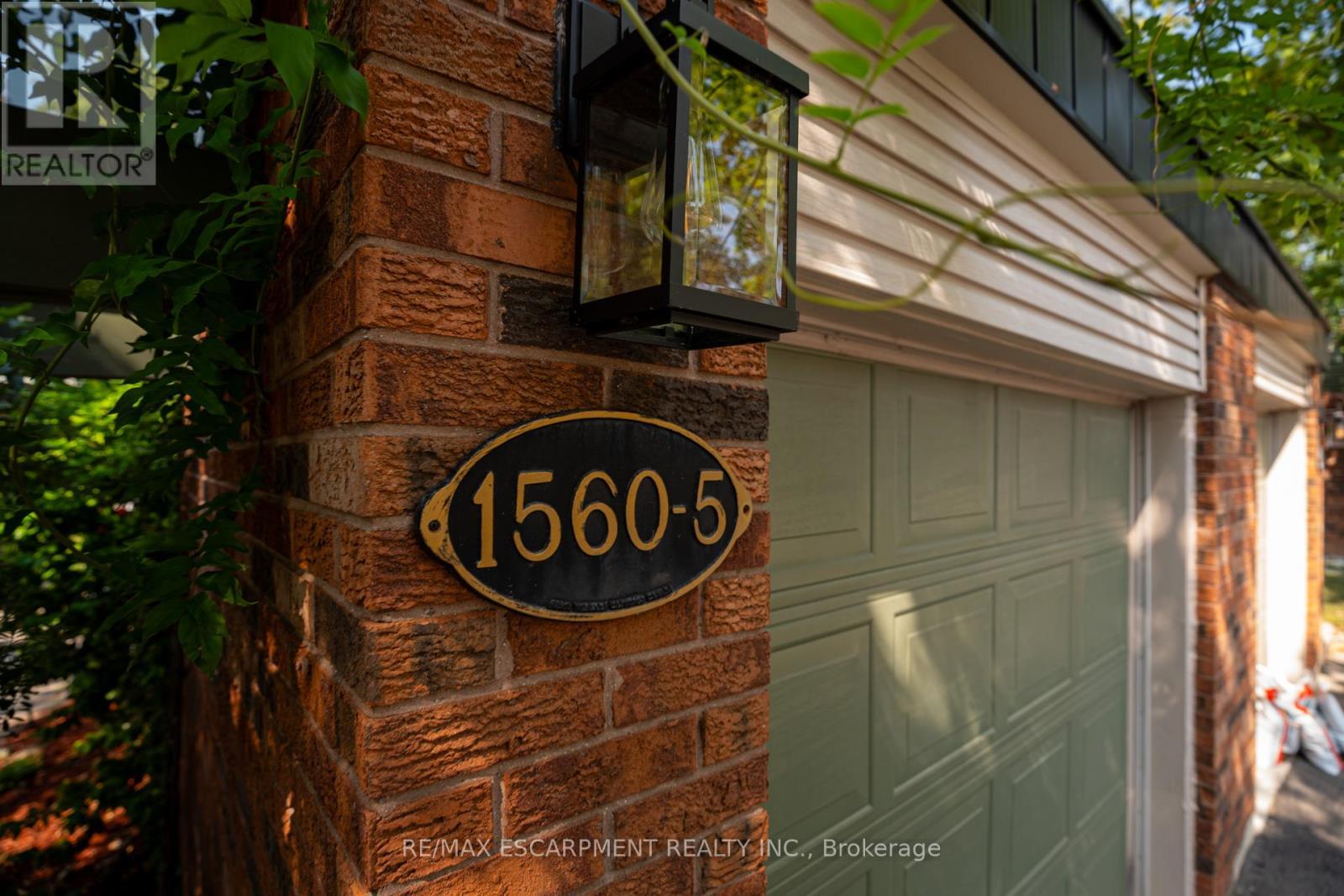 5 - 1560 Kerns Road, Burlington, ON - Outdoor