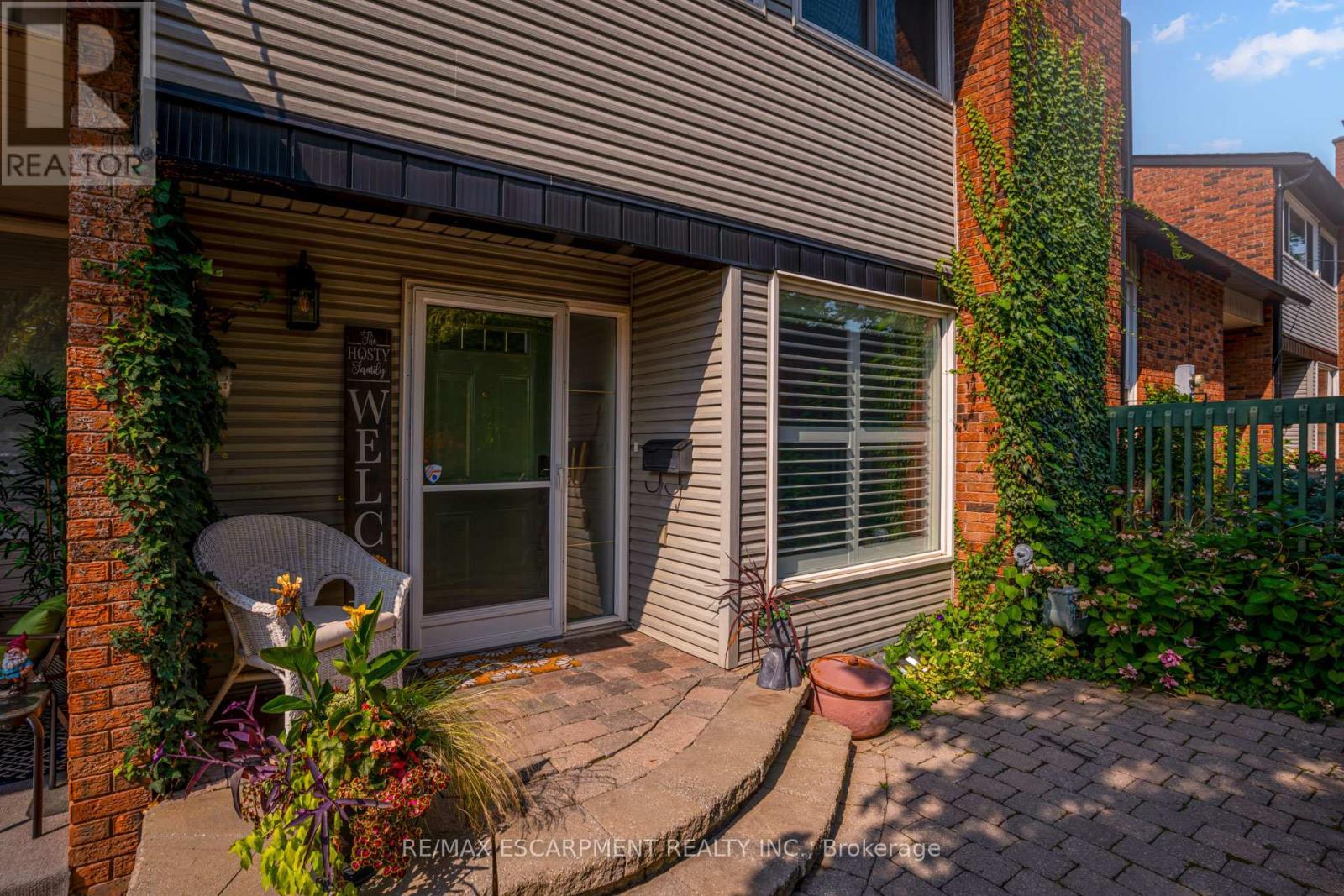 5 - 1560 Kerns Road, Burlington, ON - Outdoor