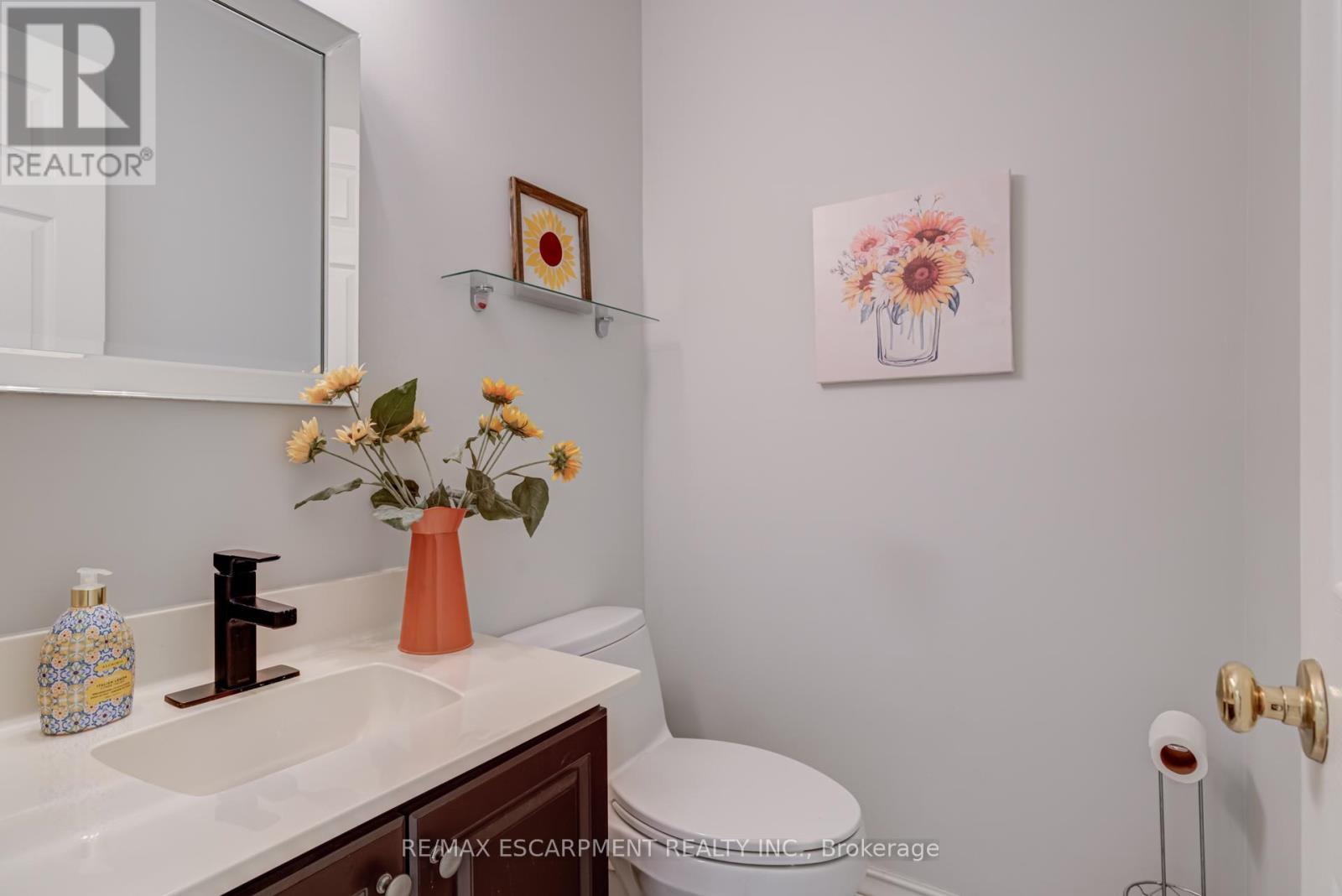 5 - 1560 Kerns Road, Burlington, ON - Indoor Photo Showing Bathroom