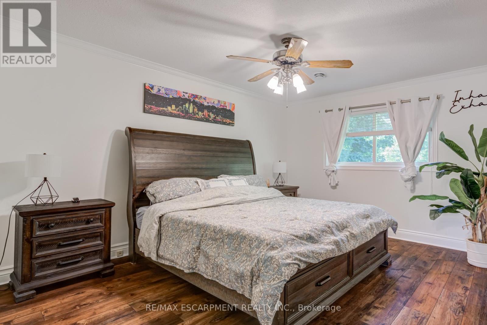 5 - 1560 Kerns Road, Burlington, ON - Indoor Photo Showing Bedroom