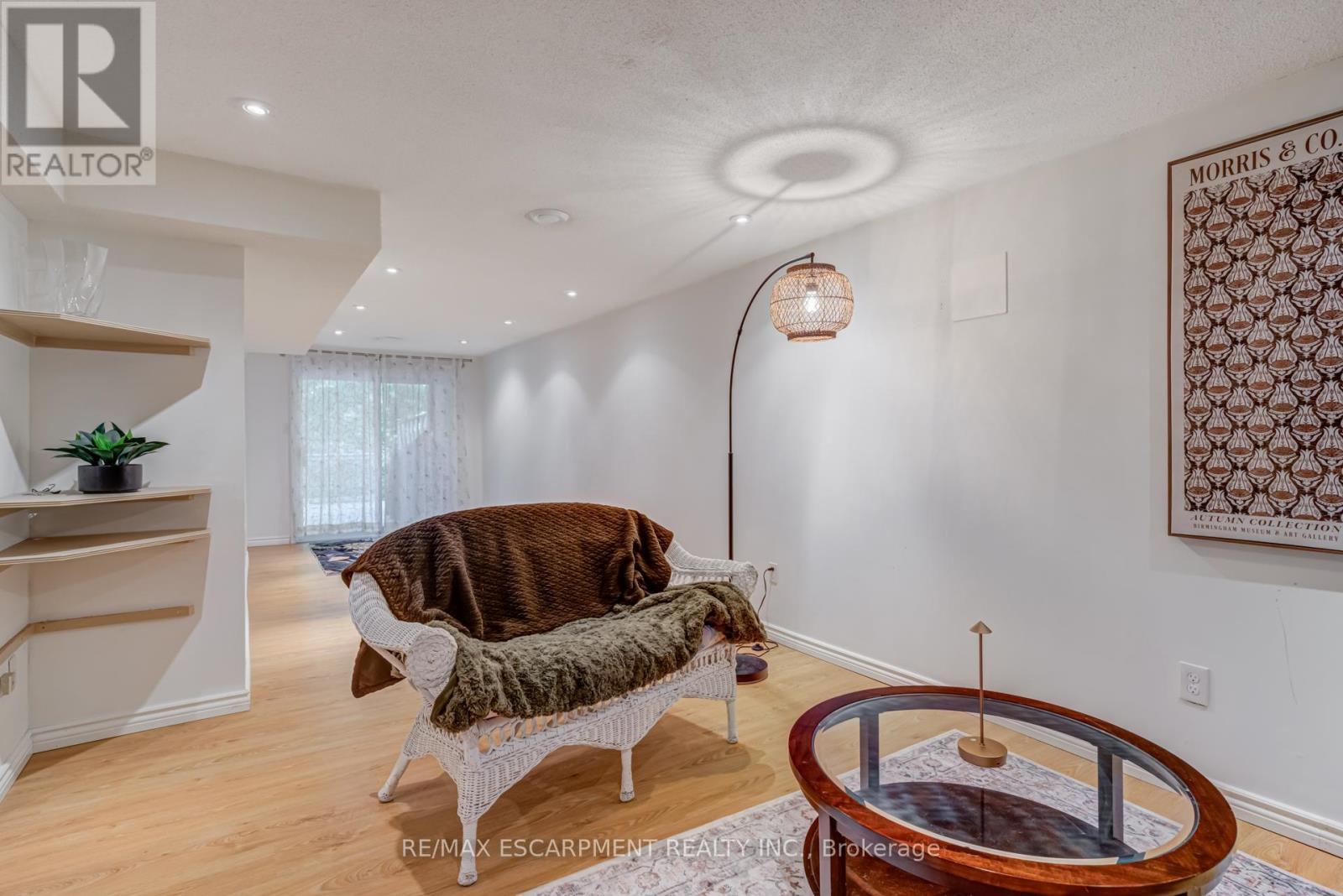 5 - 1560 Kerns Road, Burlington, ON - Indoor