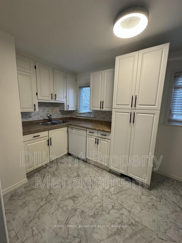 805 Morphet Avenue, Peterborough, ON - Indoor Photo Showing Kitchen With Double Sink