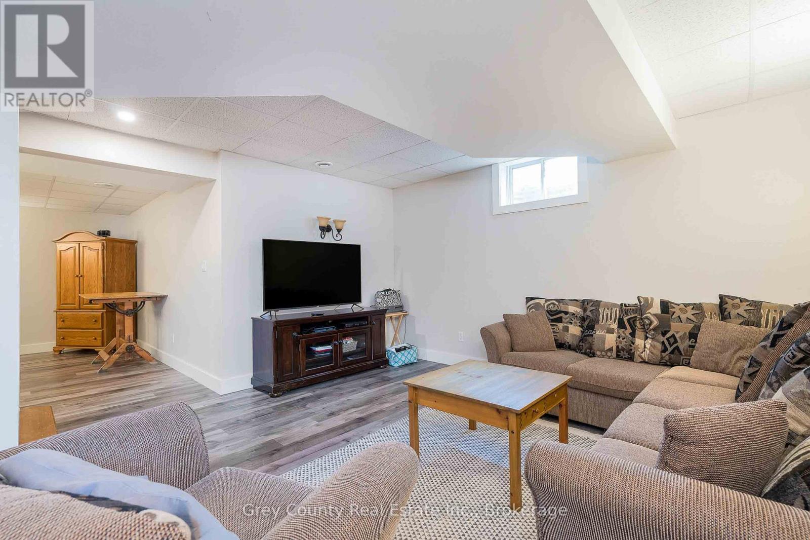 135260 9Th Line, Grey Highlands, ON - Indoor Photo Showing Living Room