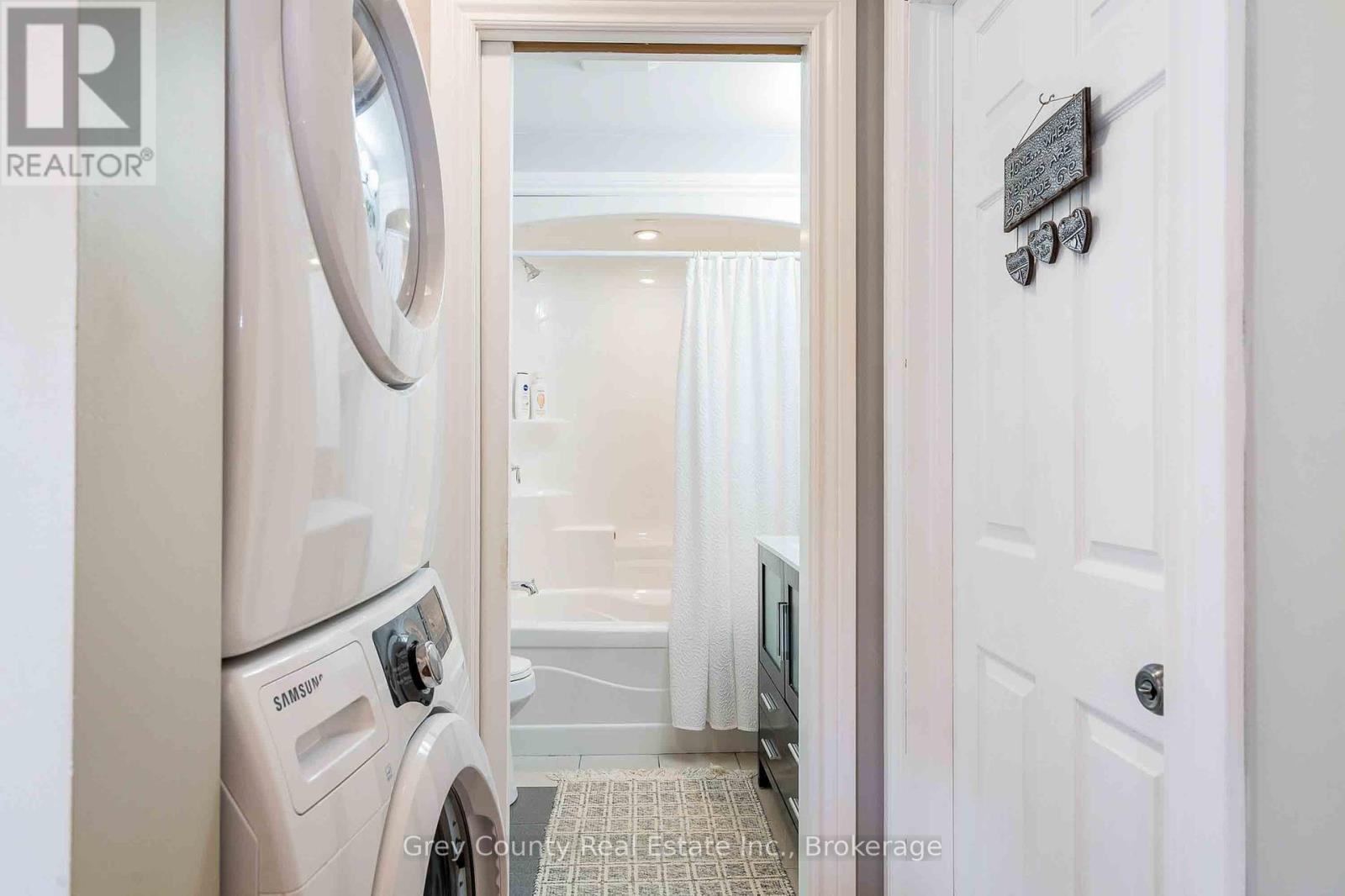 135260 9Th Line, Grey Highlands, ON - Indoor Photo Showing Laundry Room