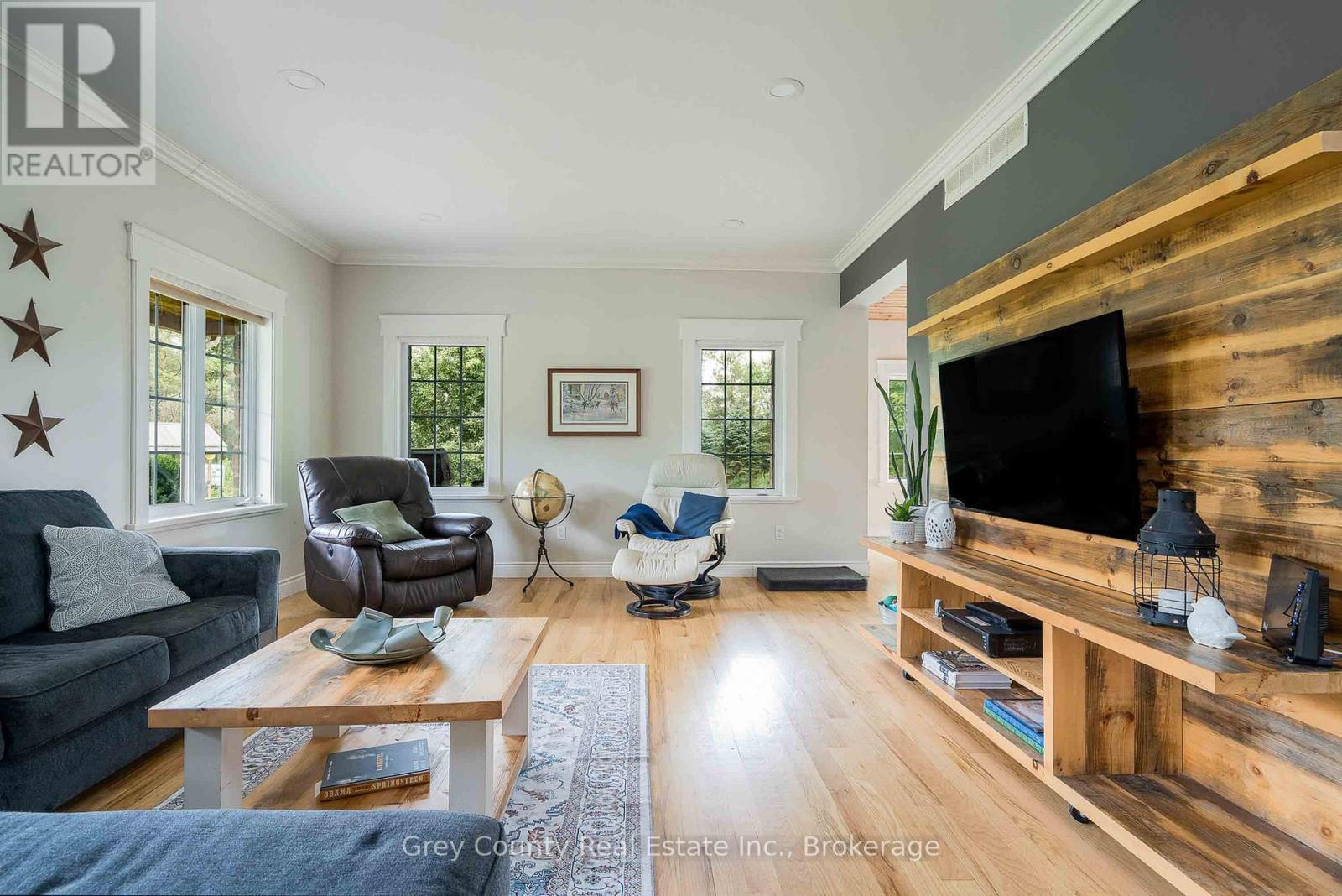 135260 9Th Line, Grey Highlands, ON - Indoor Photo Showing Living Room
