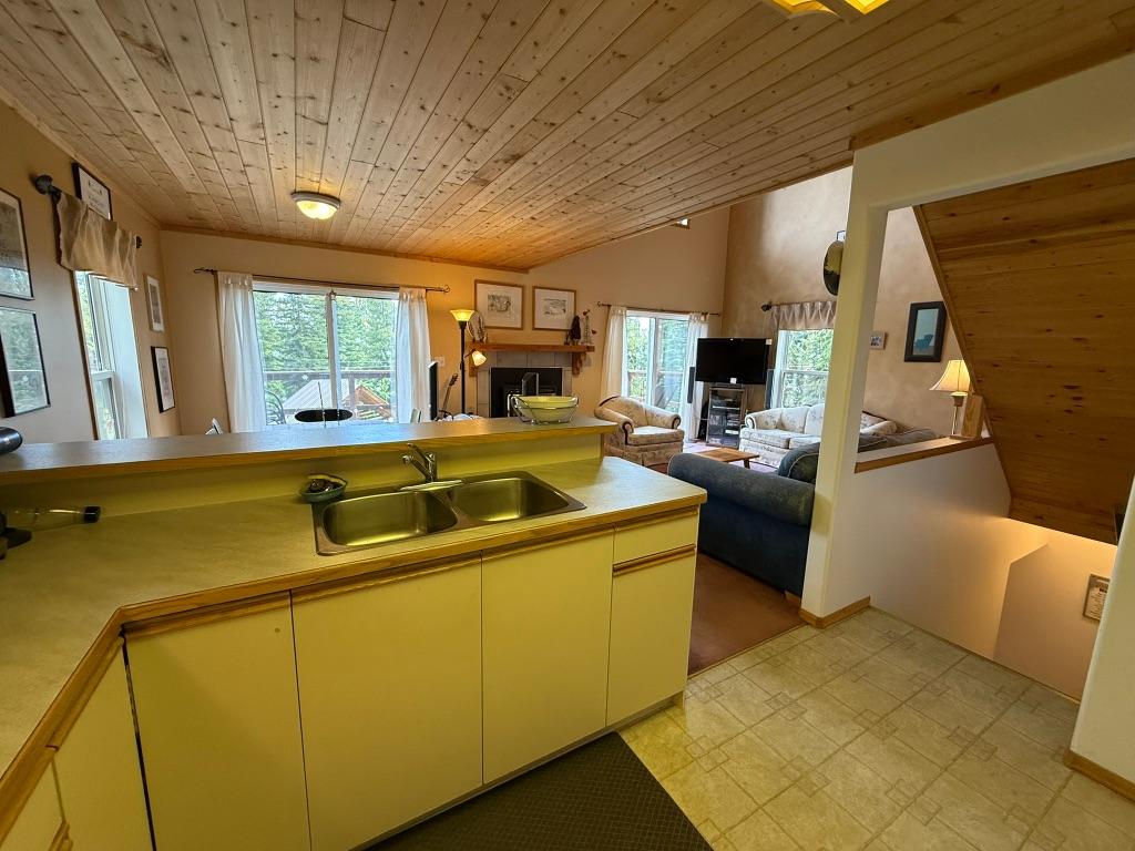 150 Porcupine Road, Oliver, BC - Indoor Photo Showing Kitchen With Double Sink