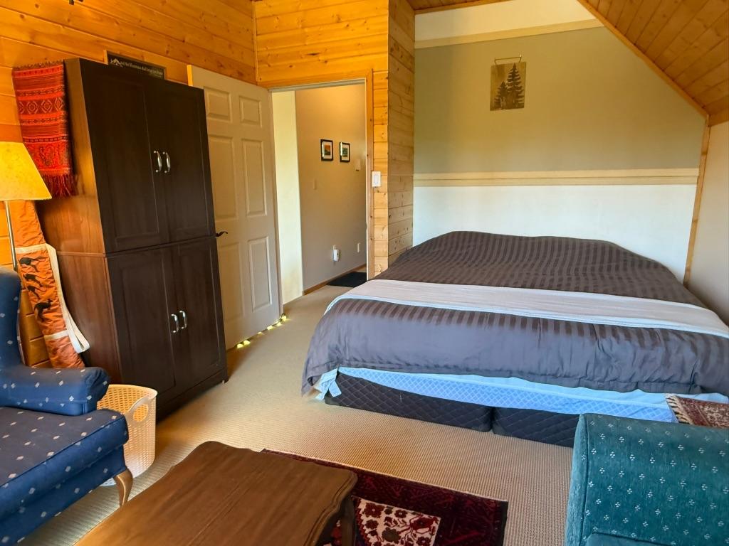 150 Porcupine Road, Oliver, BC - Indoor Photo Showing Bedroom