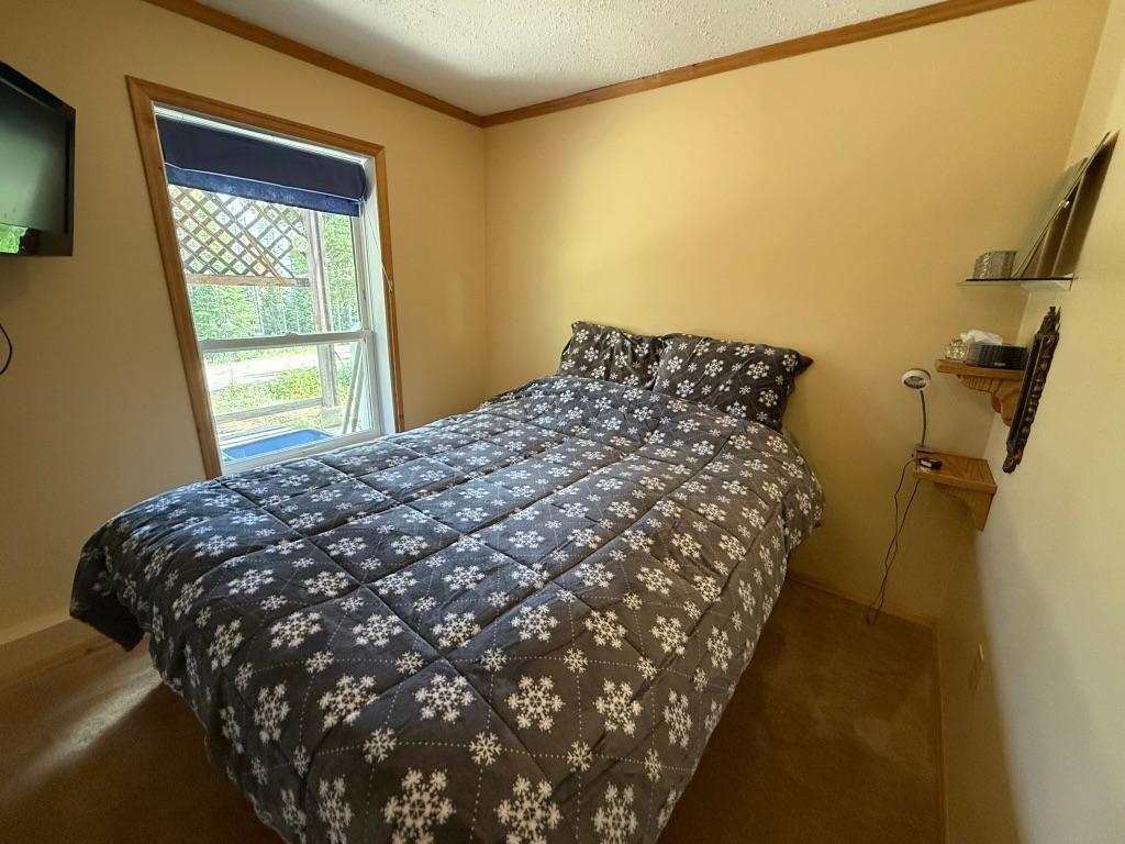 150 Porcupine Road, Oliver, BC - Indoor Photo Showing Bedroom