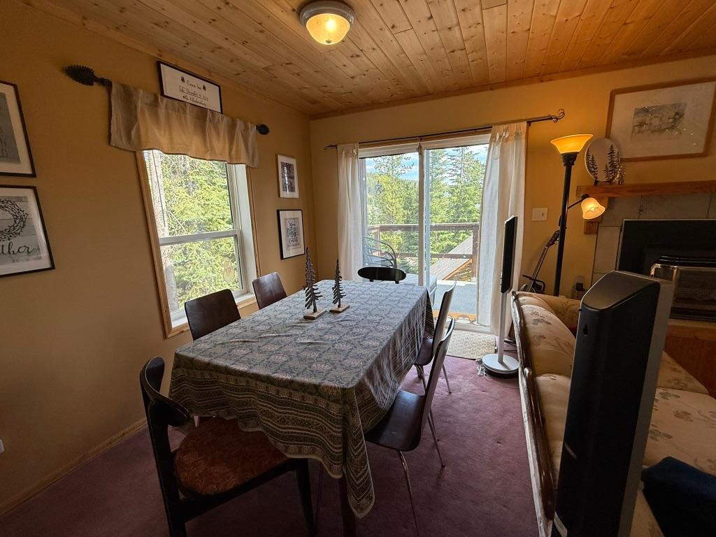 150 Porcupine Road, Oliver, BC - Indoor Photo Showing Dining Room