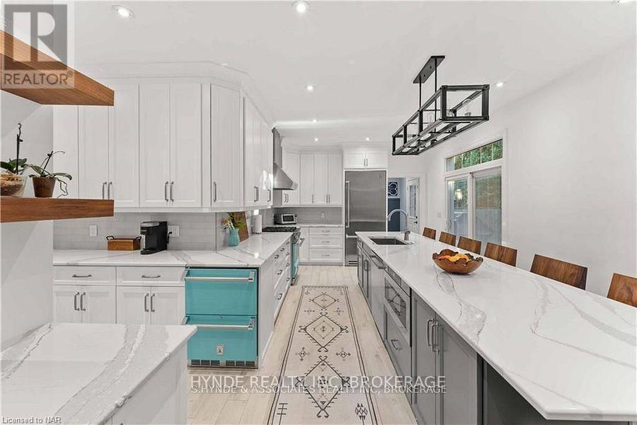 Kitchen - 16 Red Haven Drive, Niagara-On-The-Lake (St. Davids), ON - Indoor Photo Showing Kitchen