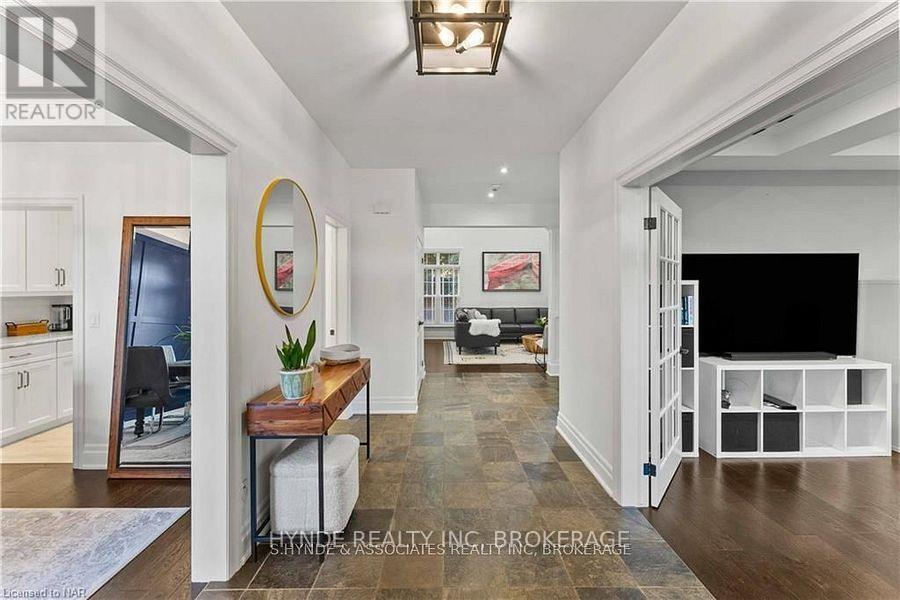 Front Entrance - 16 Red Haven Drive, Niagara-On-The-Lake (St. Davids), ON - Indoor Photo Showing Other Room