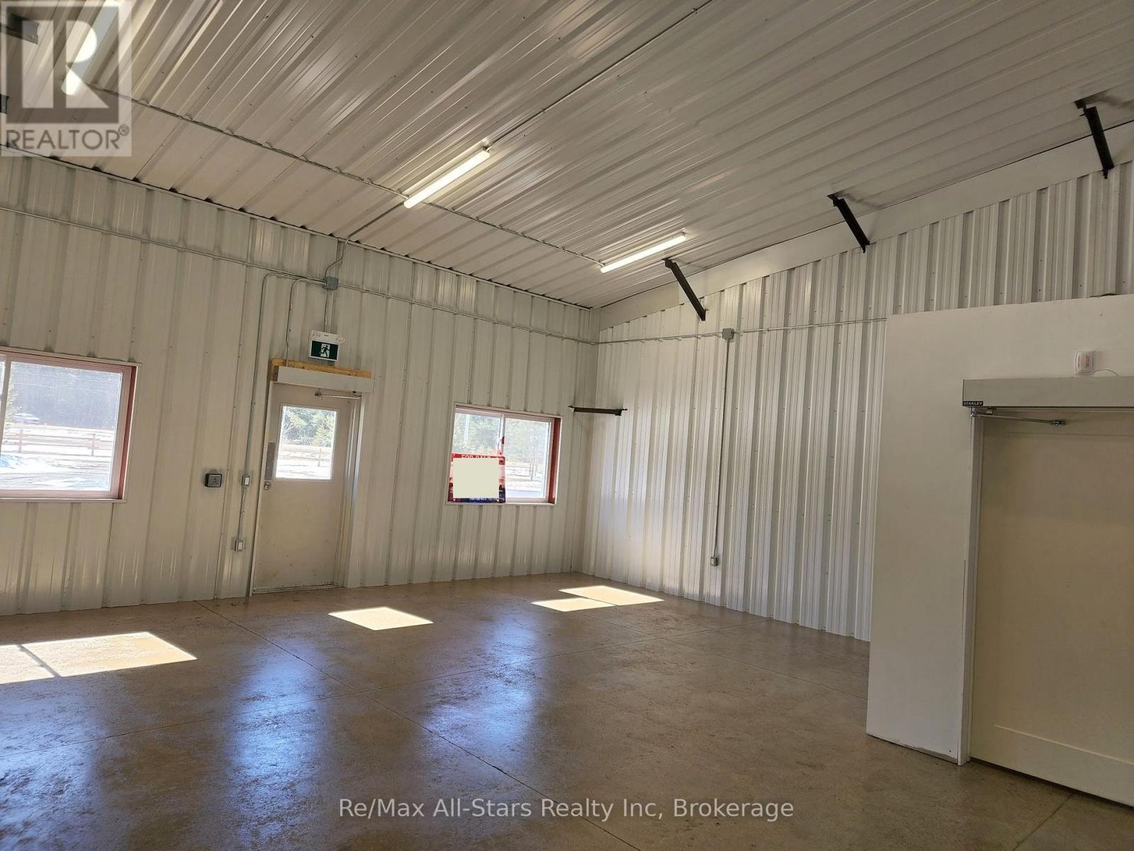 Side Unit - 25754 35 Highway, Lake Of Bays (Franklin), ON