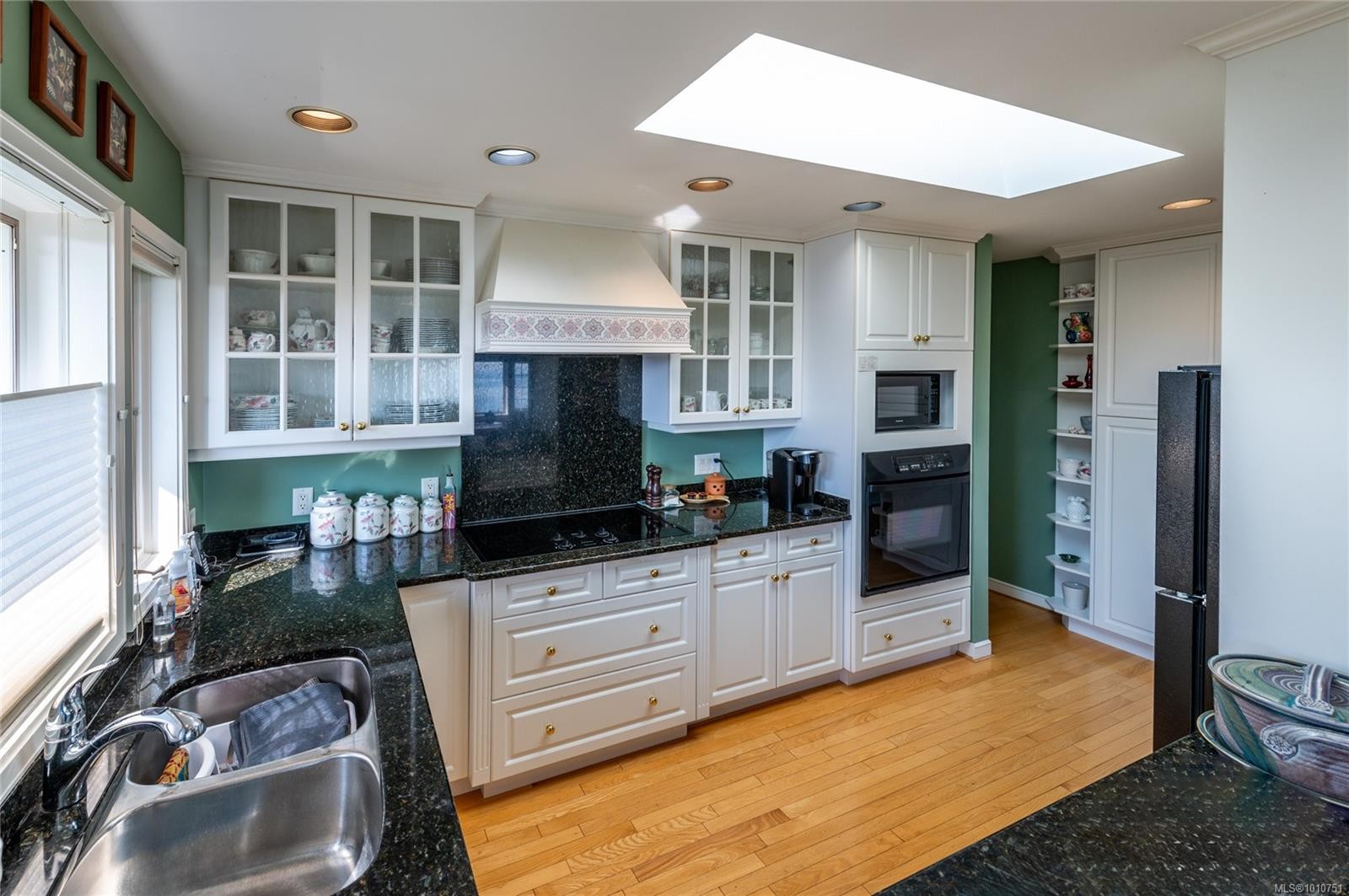 8742 Pender Park Dr, North Saanich, BC