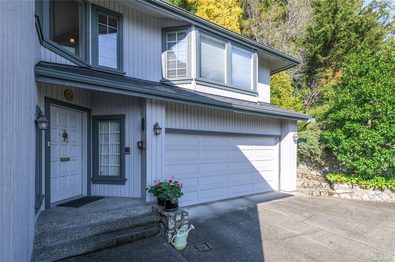 8742 Pender Park Dr, North Saanich, BC