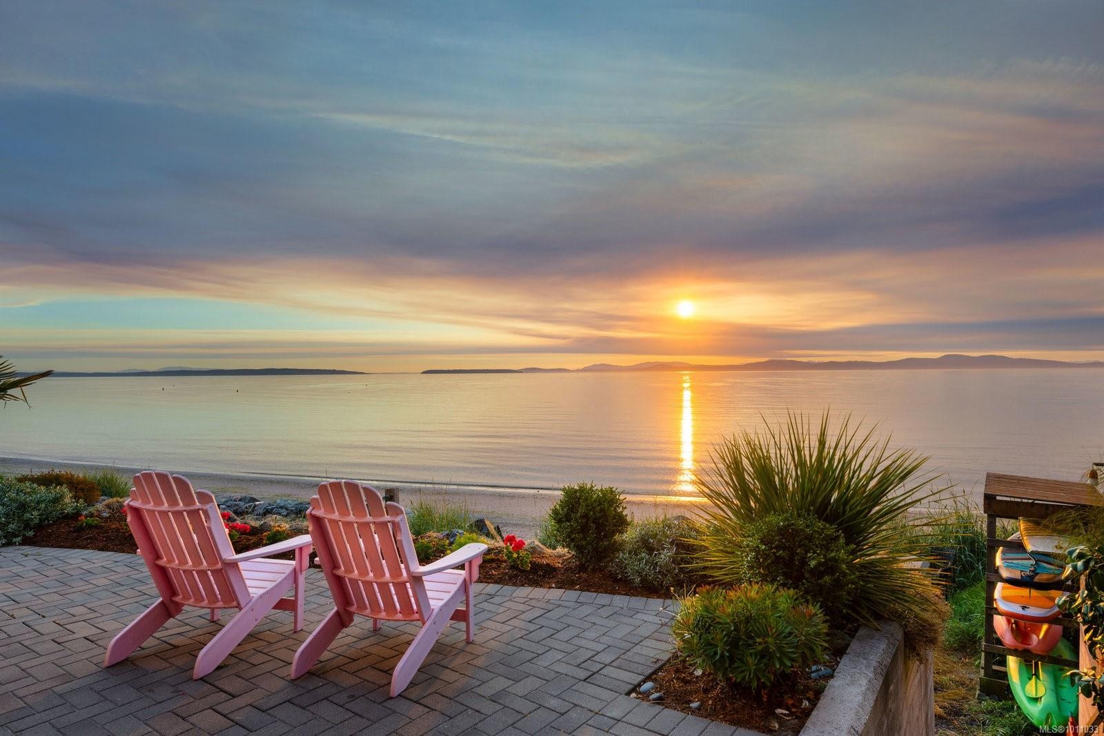 5009 Cordova Bay Rd, Saanich, BC