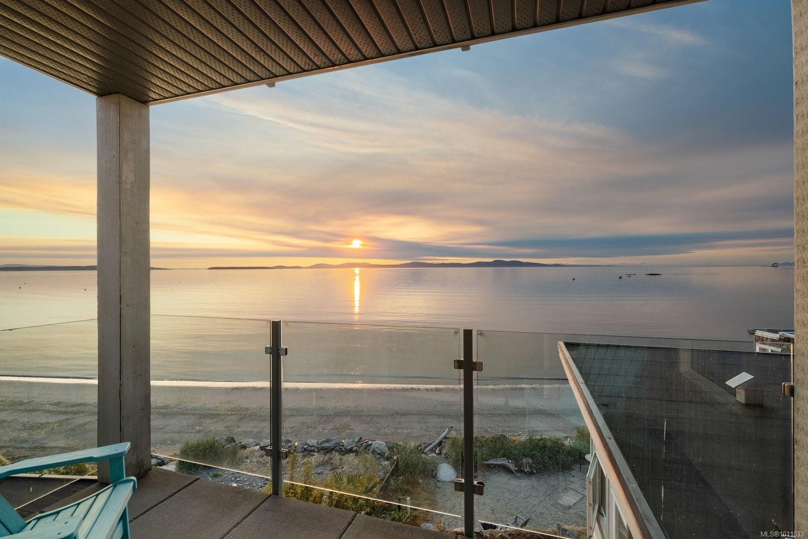 5009 Cordova Bay Rd, Saanich, BC