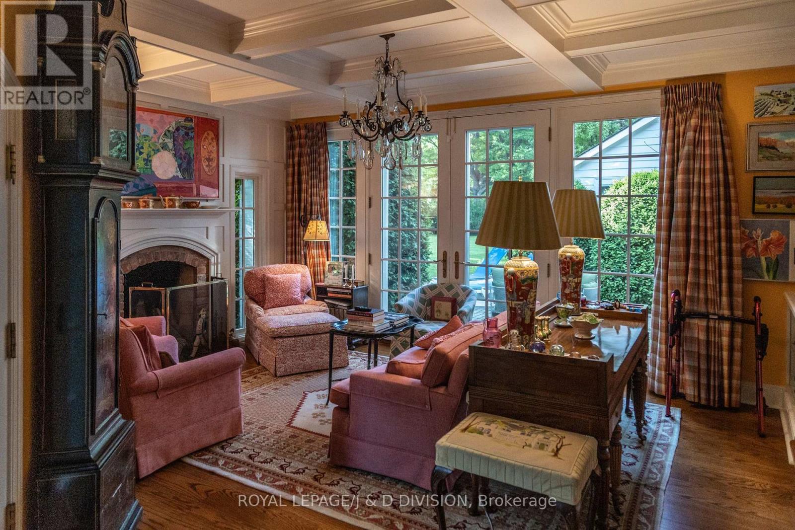 217 Butler Street, Niagara-On-The-Lake, ON - Indoor Photo Showing Living Room With Fireplace
