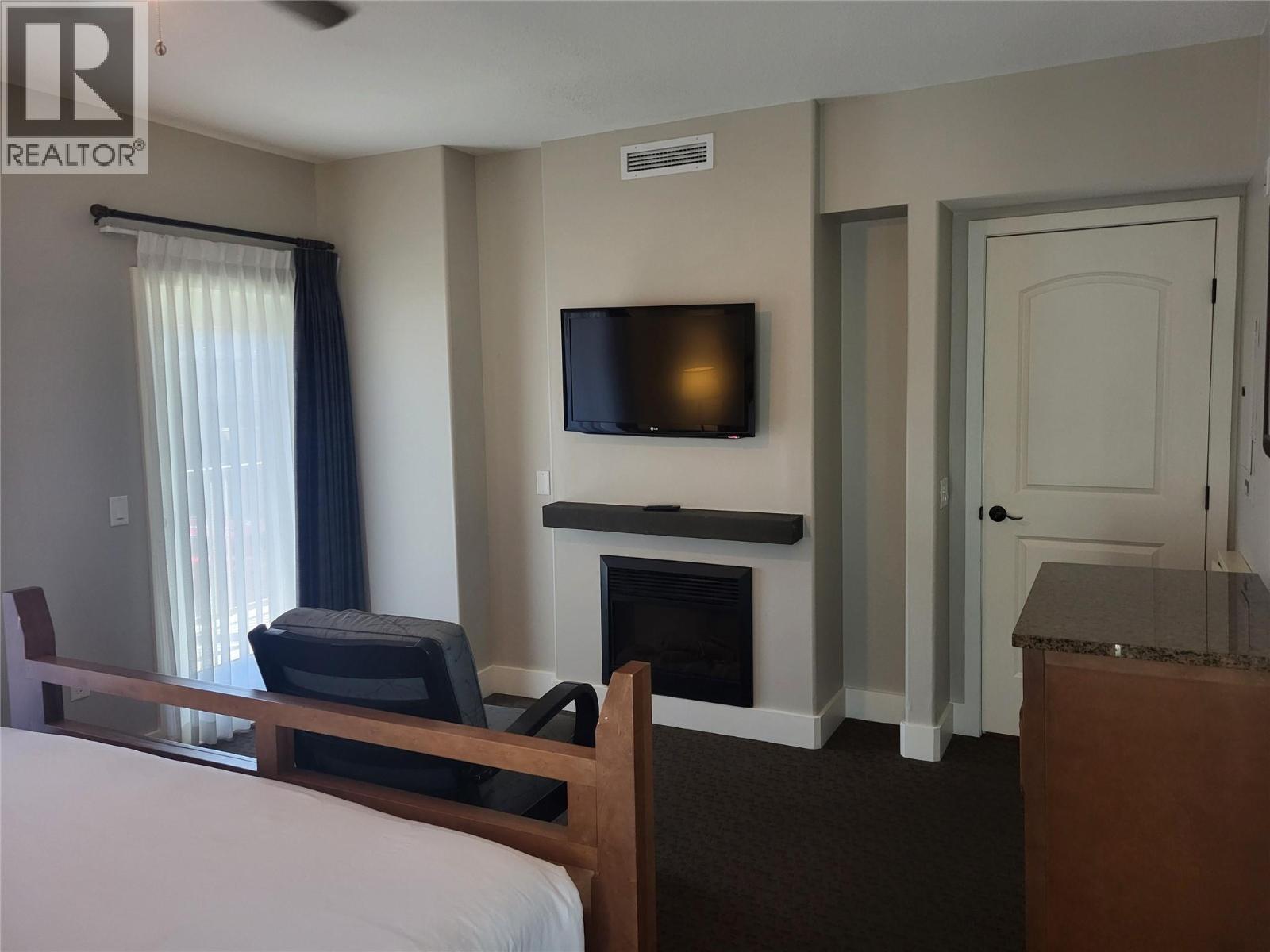 1200 Rancher Creek Road Unit# 147A, Osoyoos, BC - Indoor Photo Showing Bedroom