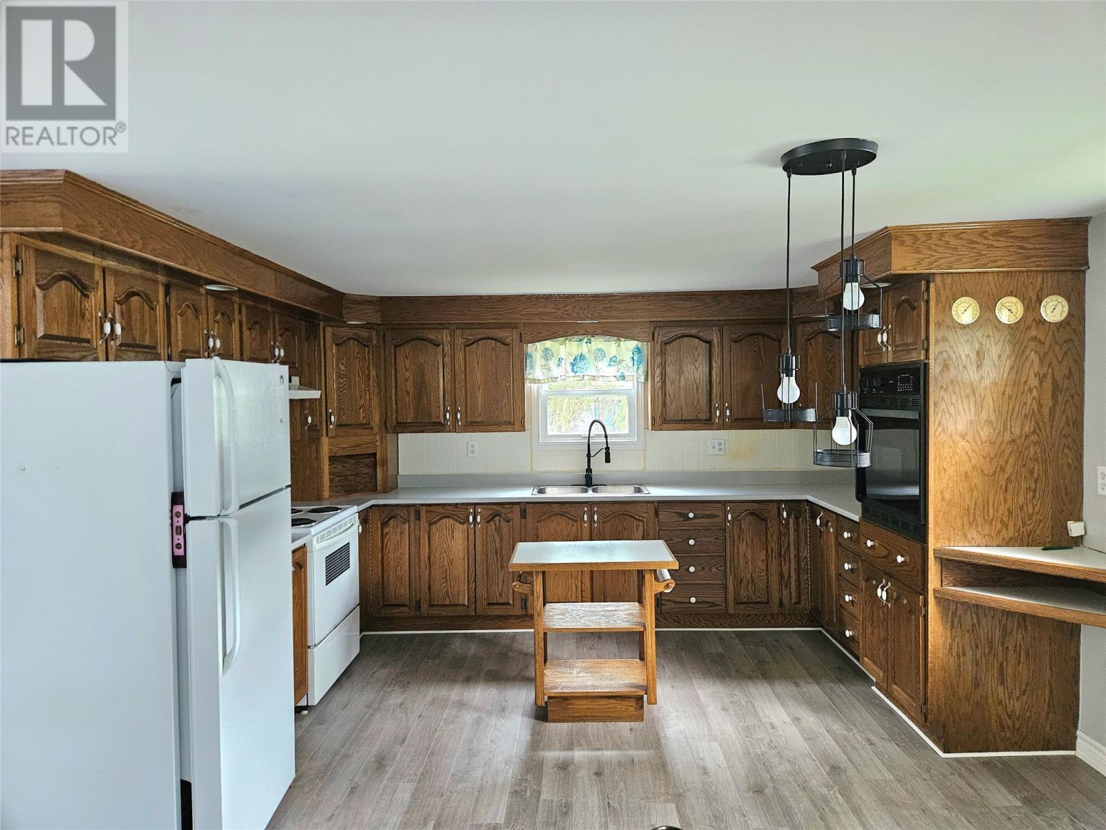 147 Main Road, Heatherton, NL - Indoor Photo Showing Kitchen With Double Sink