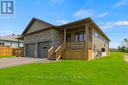 Close up of your semi with lovely stone at front -