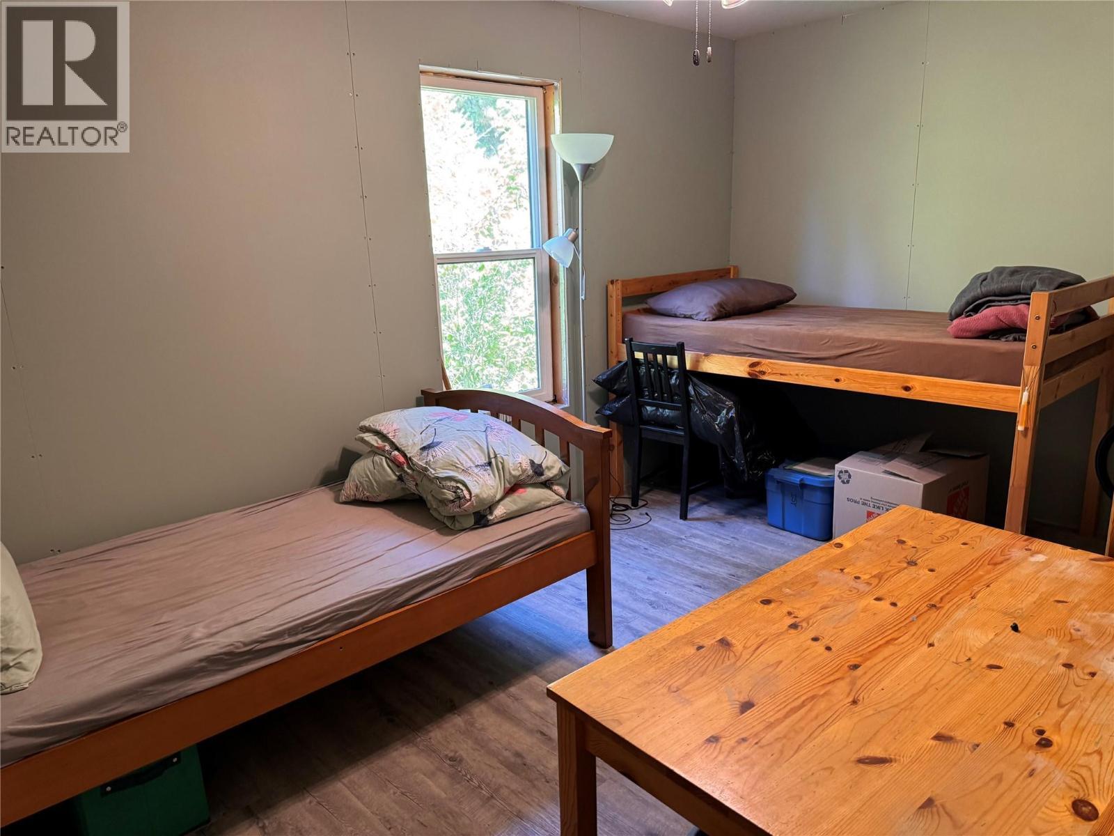 2160 3 Highway, Christina Lake, BC - Indoor Photo Showing Other Room