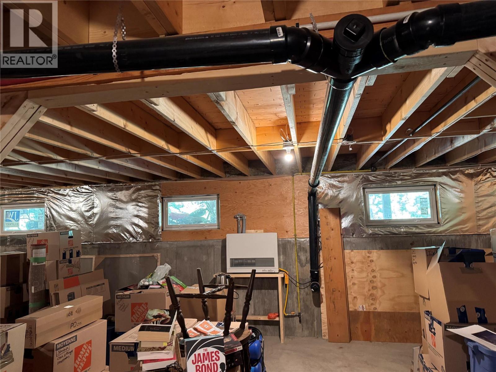 2160 3 Highway, Christina Lake, BC - Indoor Photo Showing Basement