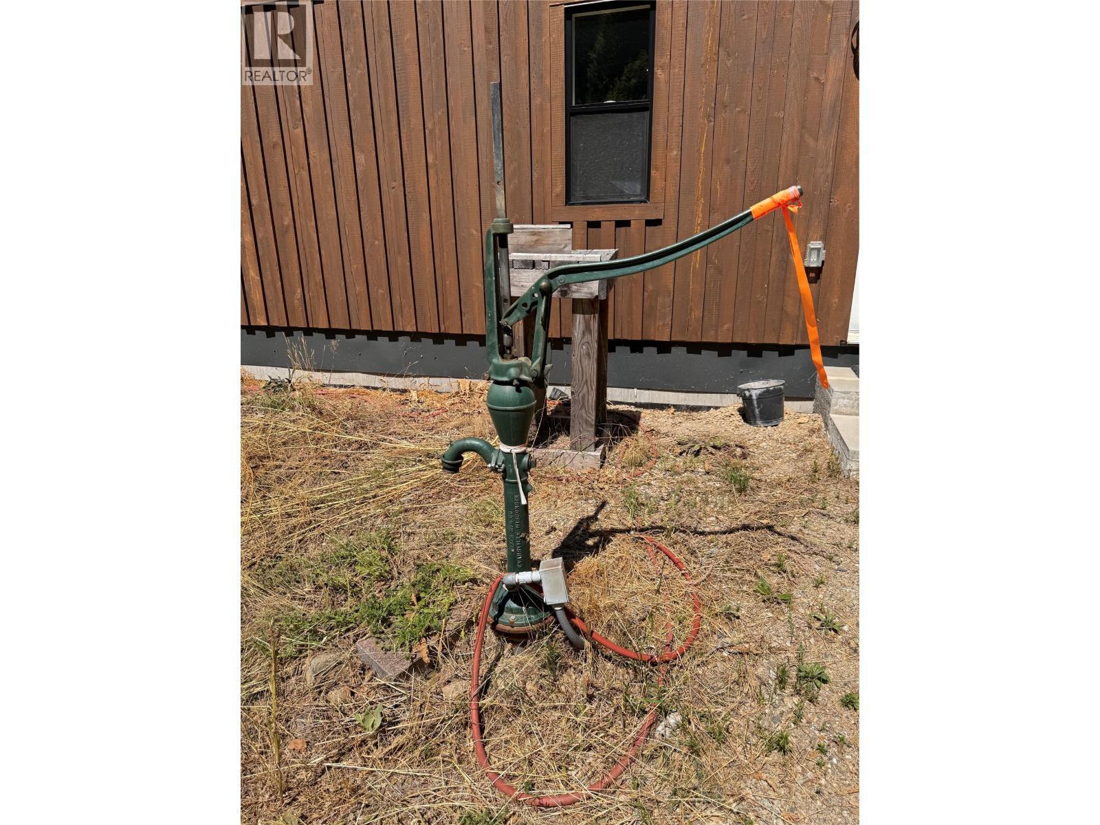 2160 3 Highway, Christina Lake, BC - Outdoor