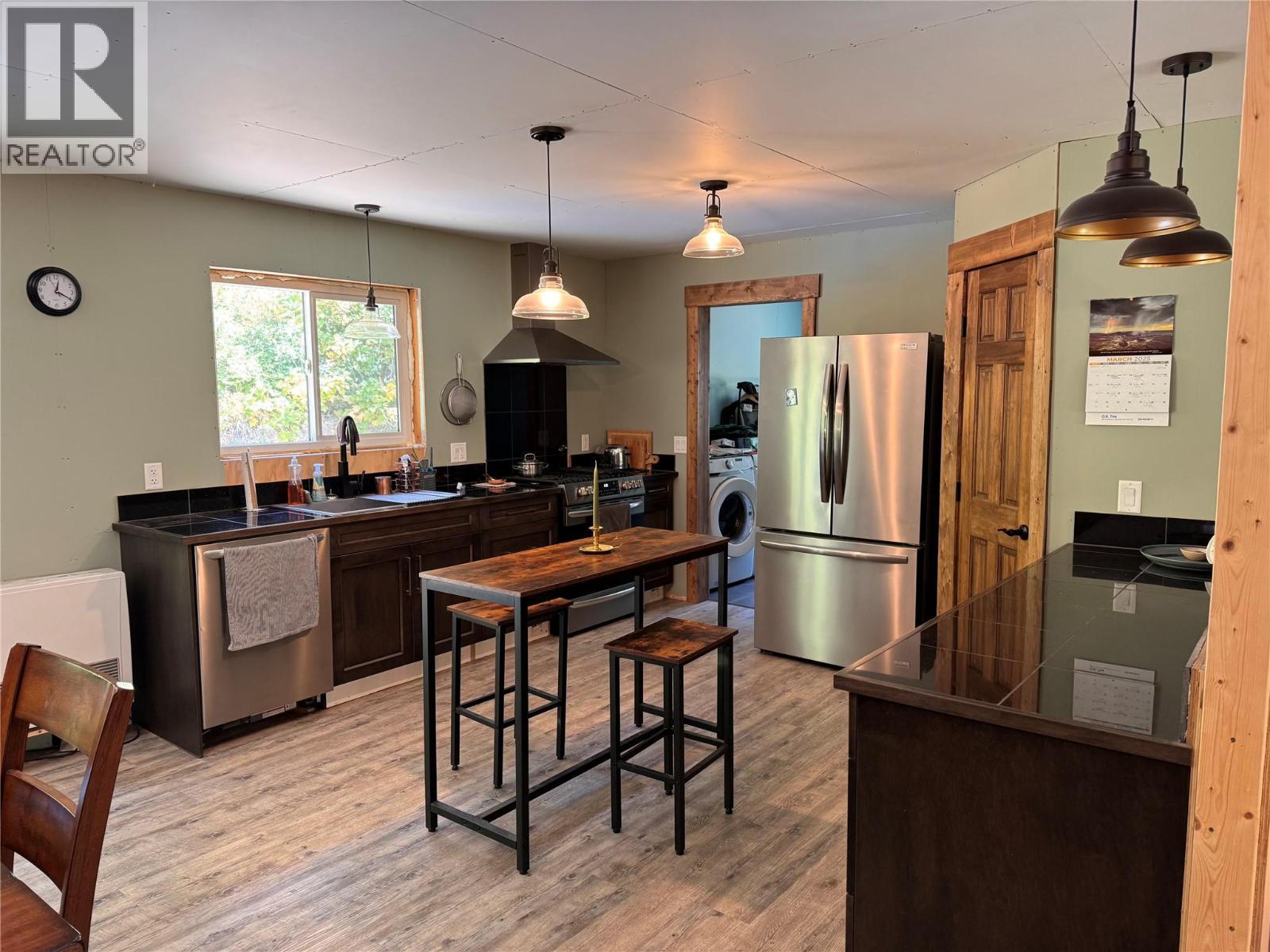 2160 3 Highway, Christina Lake, BC - Indoor