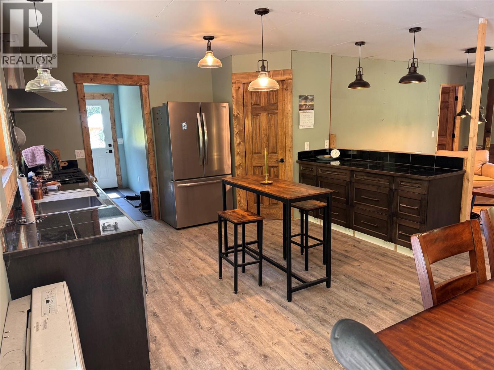 2160 3 Highway, Christina Lake, BC - Indoor