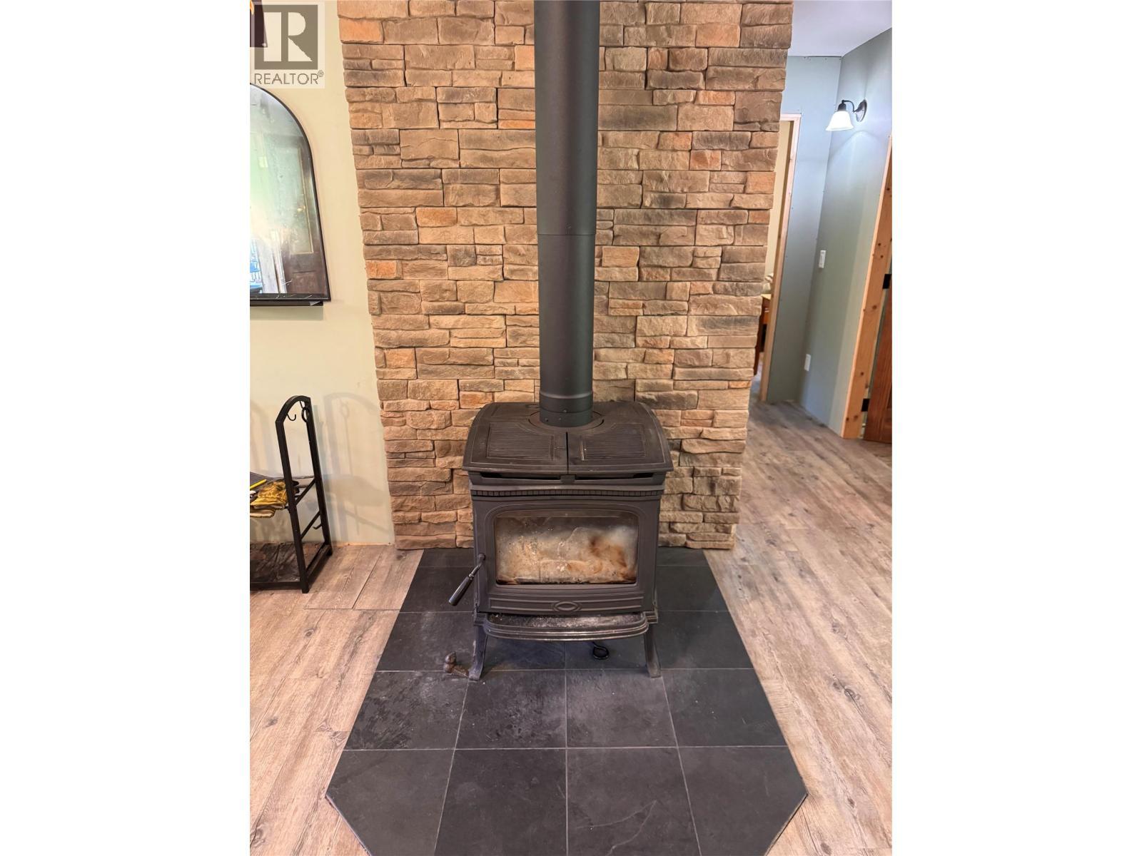 2160 3 Highway, Christina Lake, BC - Indoor With Fireplace