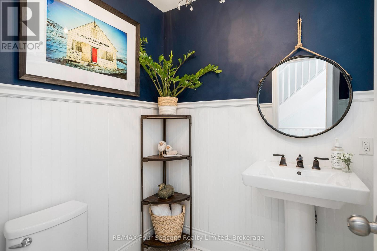 141 Aspen Way, Blue Mountains, ON - Indoor Photo Showing Bathroom