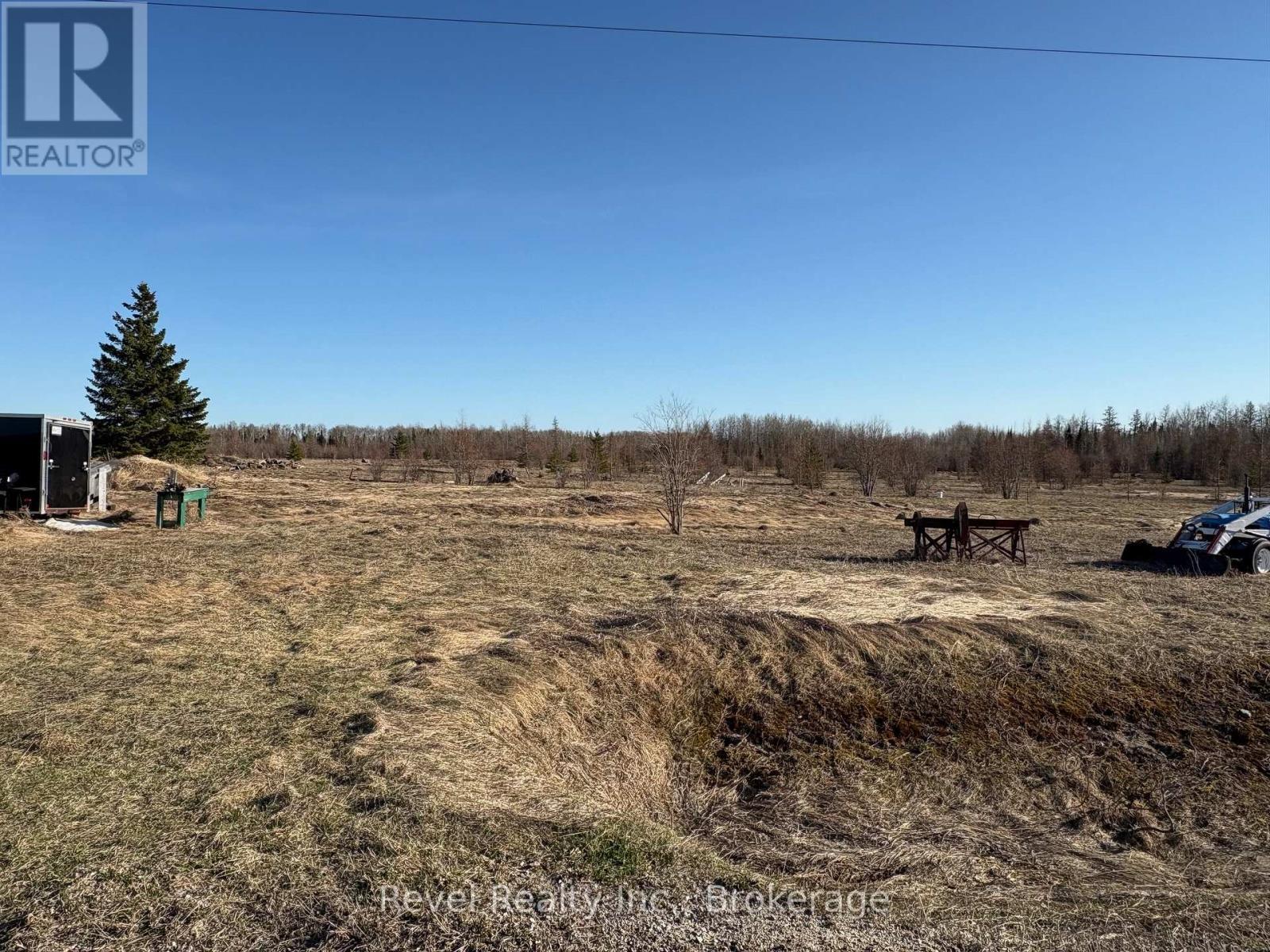 101 Concession 14, Val Rita-Harty, ON