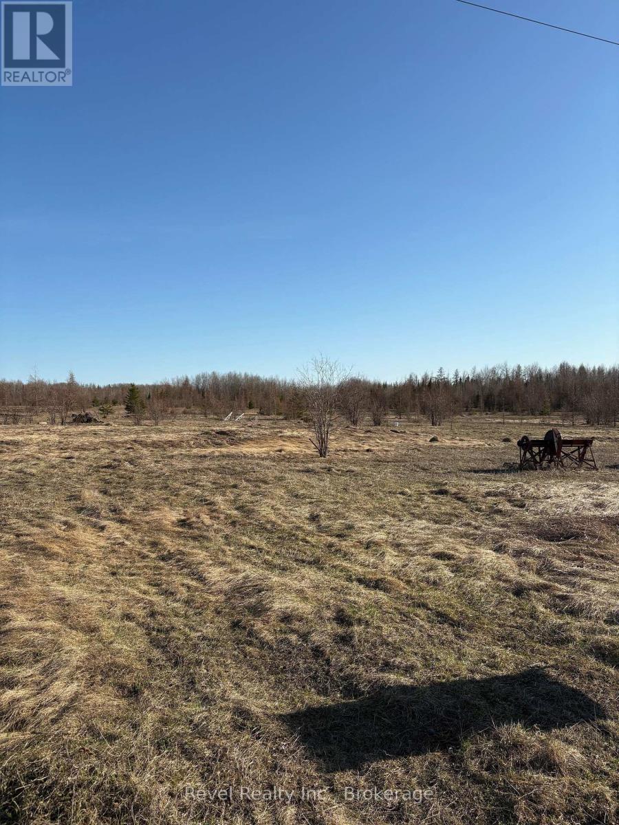 101 Concession 14, Val Rita-Harty, ON