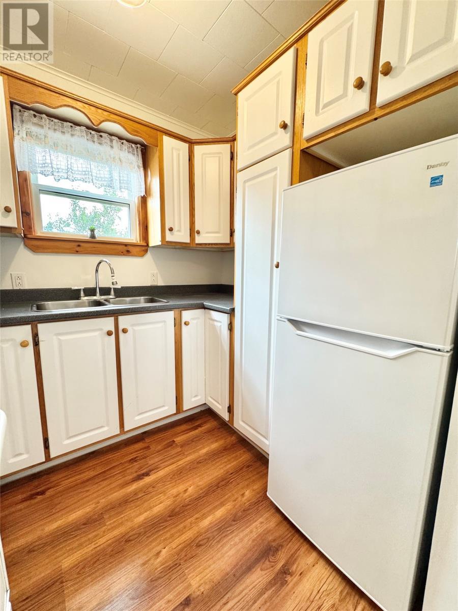 7 Dyke'S Lane, Musgrave Harbour, NL - Indoor Photo Showing Kitchen With Double Sink