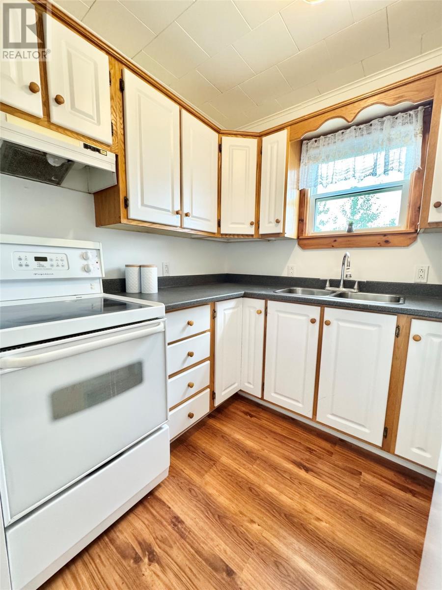 7 Dyke'S Lane, Musgrave Harbour, NL - Indoor Photo Showing Kitchen With Double Sink